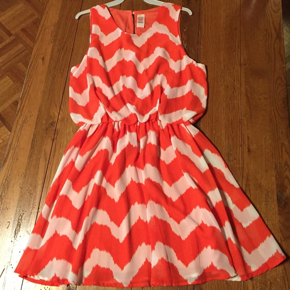 Coral and white dress size large